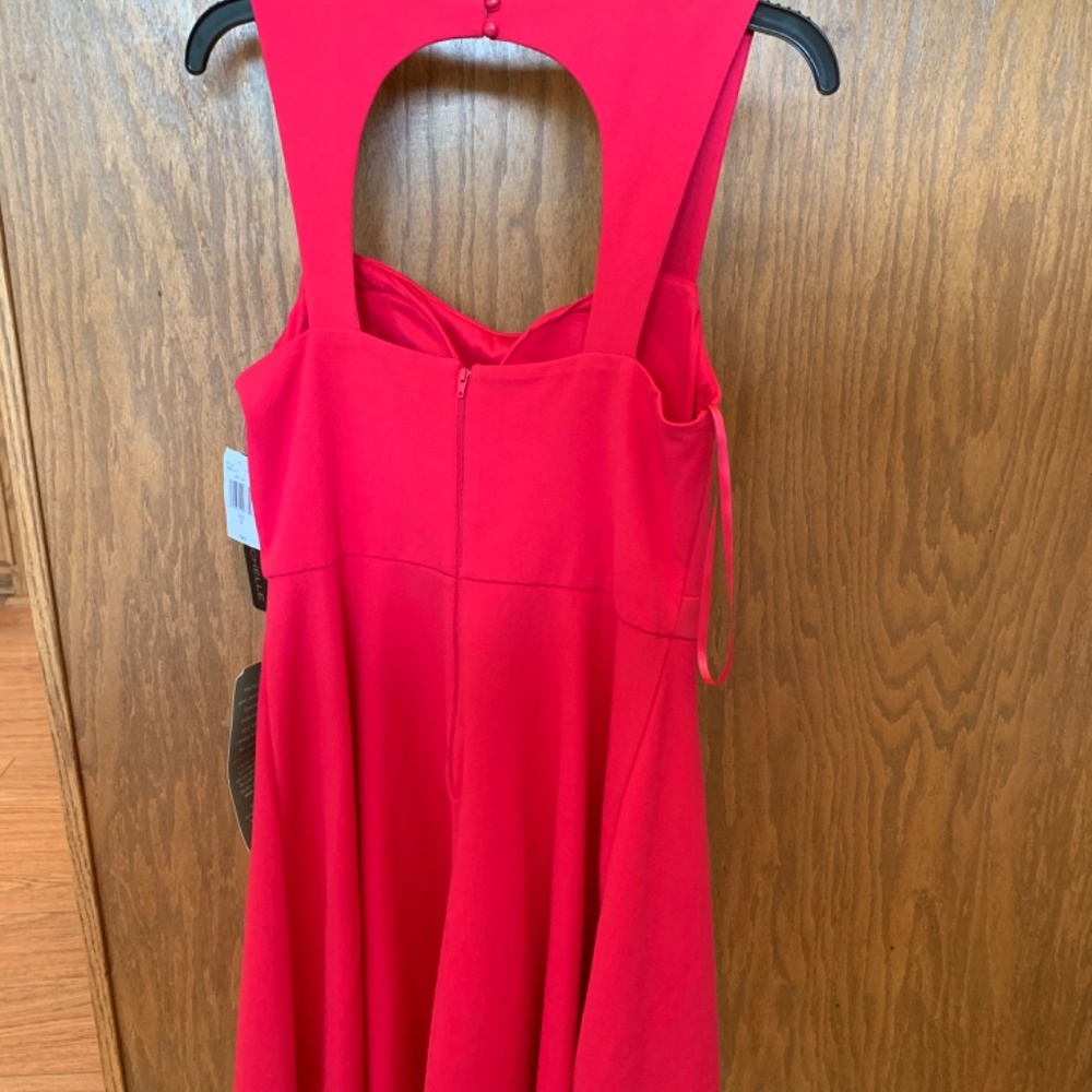 Dress - Picture 2 of 3